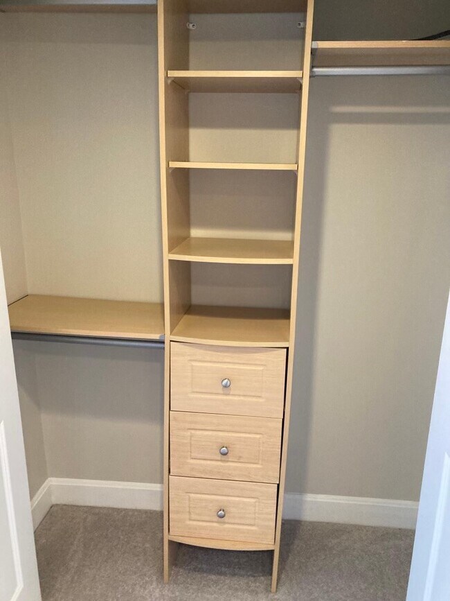 Building Photo - 1131 Stringers Ridge Rd