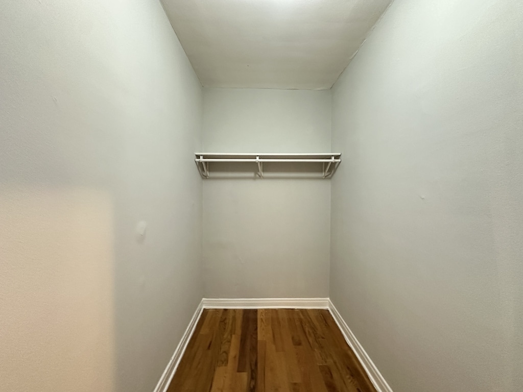 Building Photo - 516 W Melrose St