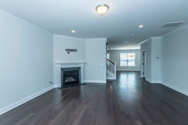Building Photo - Beautiful Oyster Point Townhome - Mt. Plea...