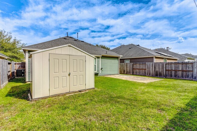 Building Photo - 12838 Pecan Shores Dr