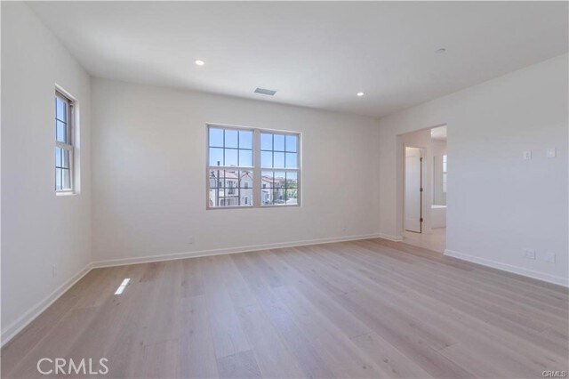 Building Photo - 113 Escala