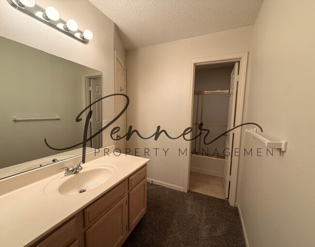 Building Photo - 4616 NE Whispering Winds Dr