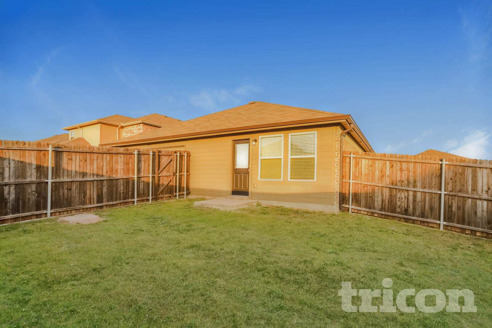 Building Photo - 2511 Glen Hollow Dr
