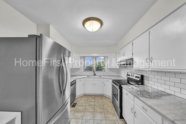 Building Photo - 118 Meadowlark Dr