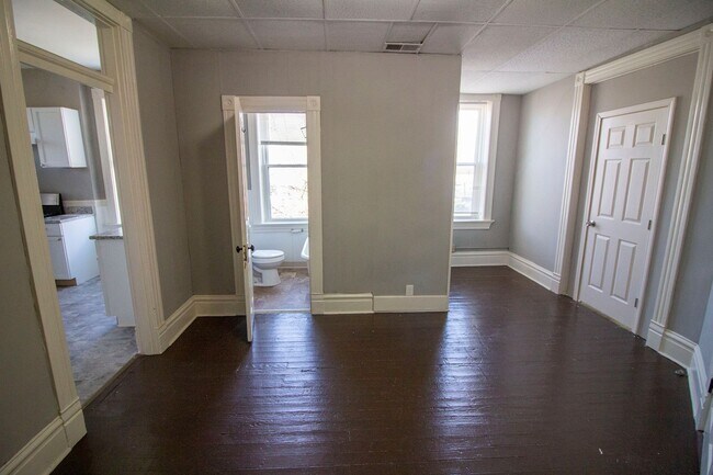 Primary Photo - 4265 Oleatha Ave