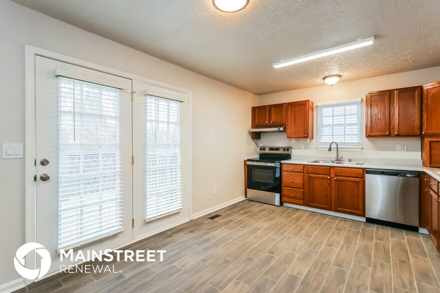 Building Photo - 10103 Lancewood Rd