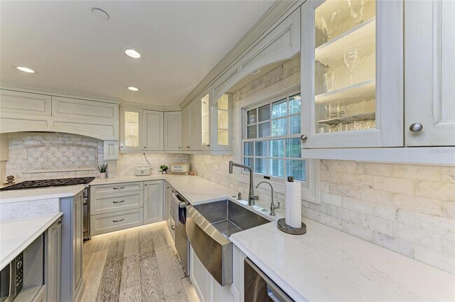 Building Photo - 4473 Gulf of Mexico Dr