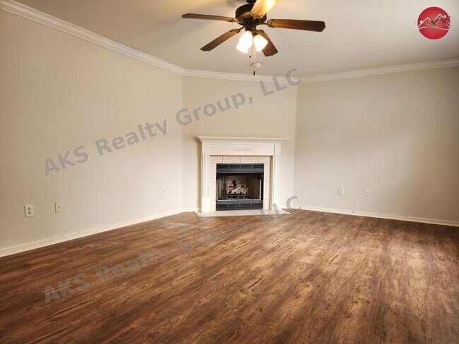 Building Photo - 1090 Thompson Rd