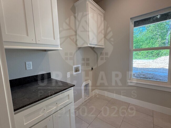Building Photo - Bella Vista Single-Family Home- 2 Bed/ 2 B...