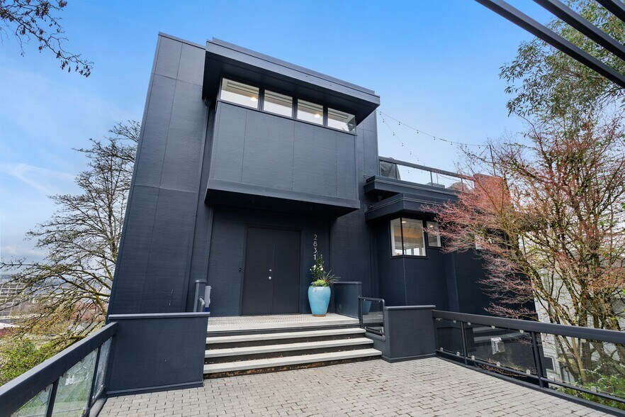 Building Photo - 2831 NW Cornell Rd