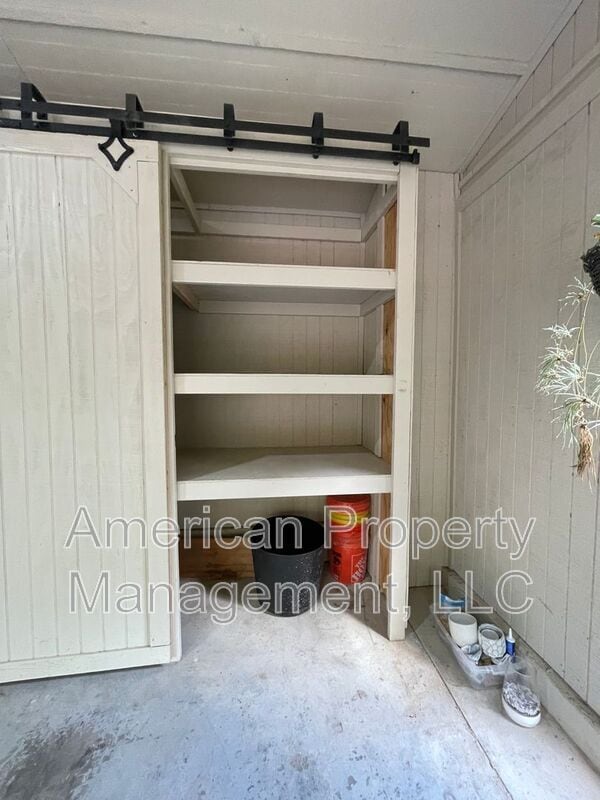 Building Photo - 3711 E 108th St