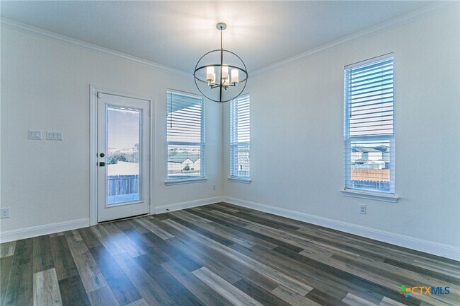 Building Photo - 1304 Long Crk Ln