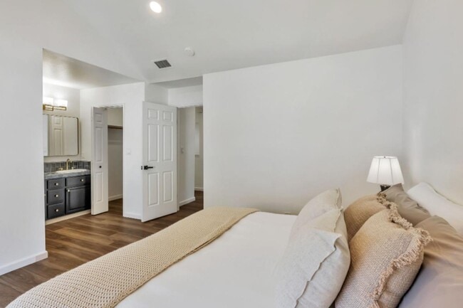 Building Photo - 35617 McCarty Common