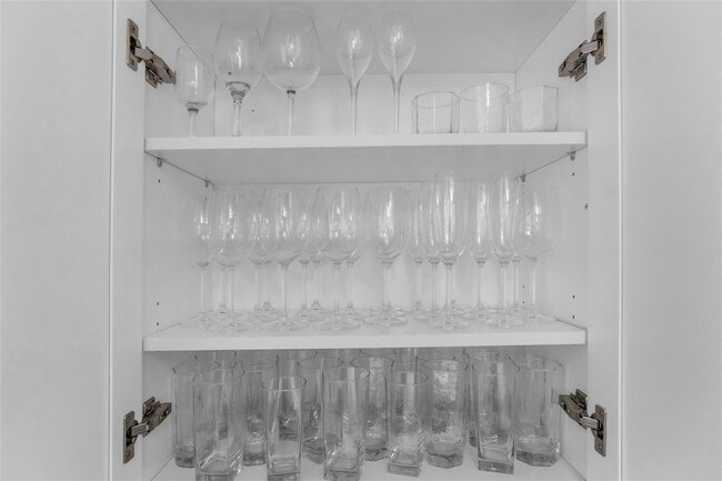 Building Photo - 5311 Pierce St