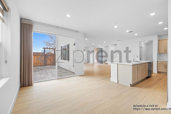 Building Photo - 67 W San Francisco Dr