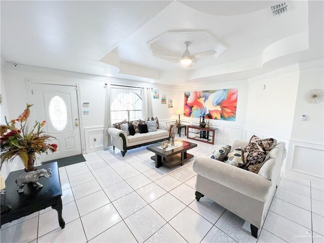 Building Photo - 23 Western Rd