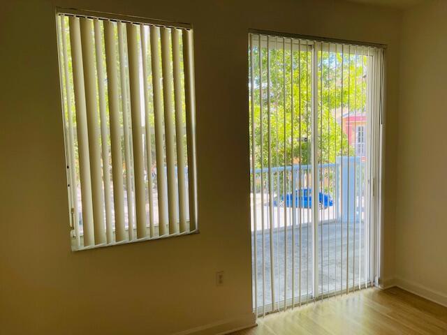 Building Photo - 2030 Shoma Dr