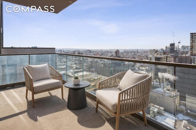 Building Photo - 319 Schermerhorn St