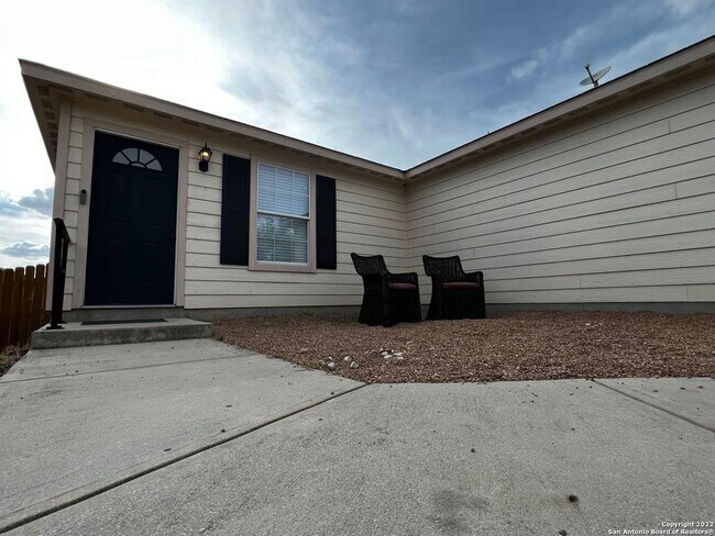 Building Photo - 5923 Fox Canyon