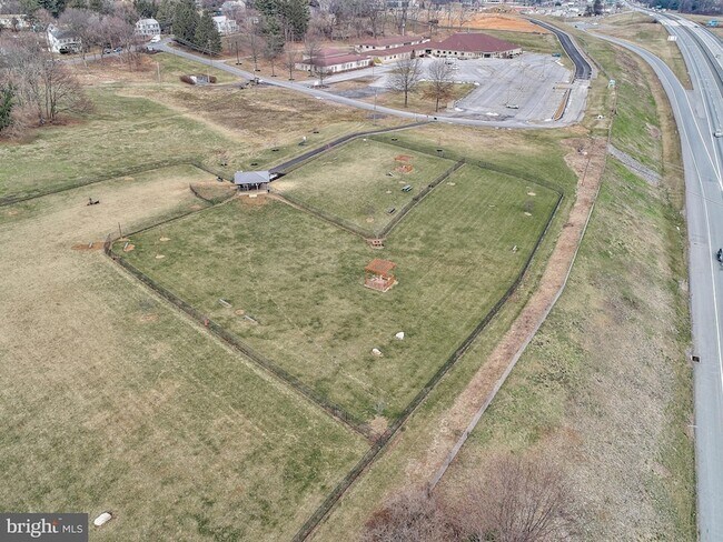 Building Photo - 2026 Ter Vw Ln