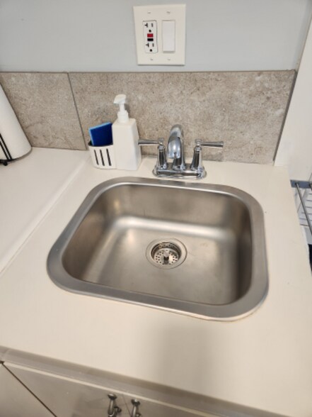 Building Photo - 1321 Myra Ct