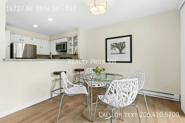 Building Photo - 14727 NE 35th St
