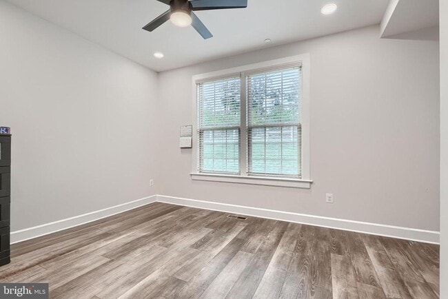 Building Photo - 7123 Starmount Ct