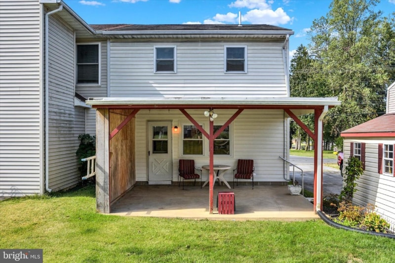 Building Photo - 118 S 22nd St