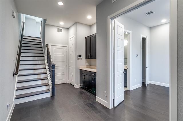 Building Photo - 1348 Arch Pl