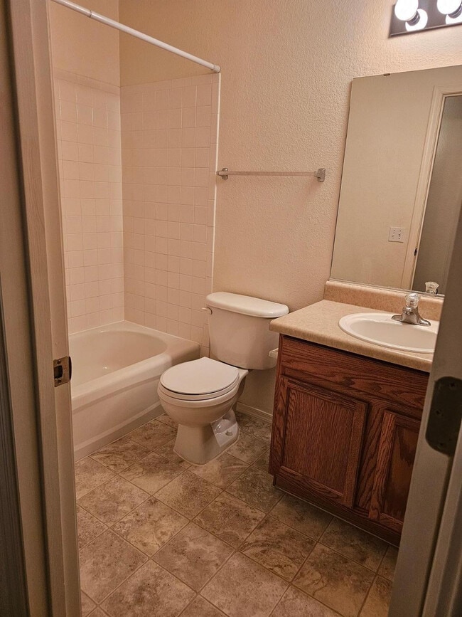 Building Photo - 5330 Sonora St