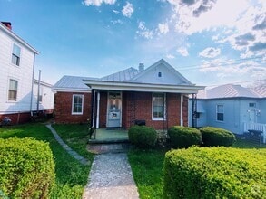 Building Photo - 2 Bedroom Home in Lynchburg