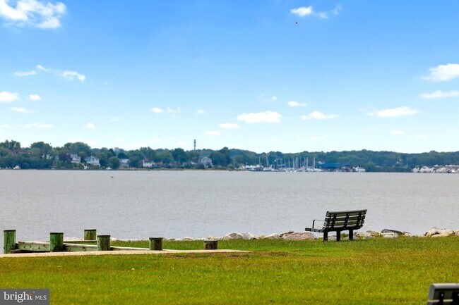 Building Photo - 920 Old Annapolis Neck Rd