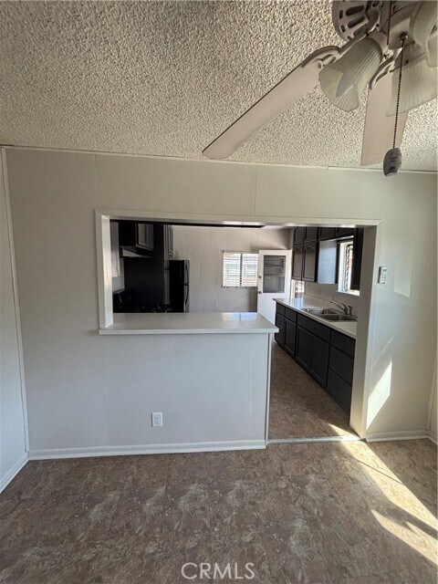 Building Photo - 646 W Belmont St