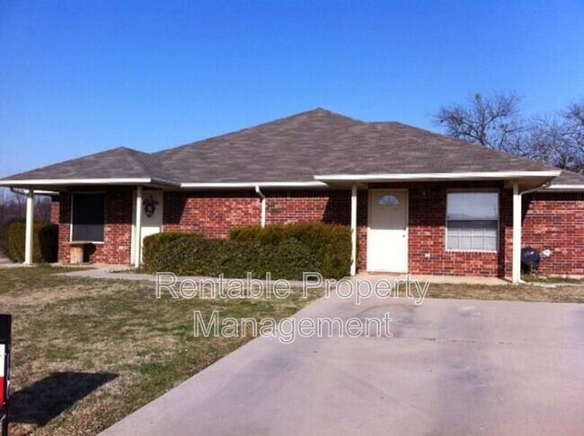 Building Photo - 1102 Turkey Creek Ct