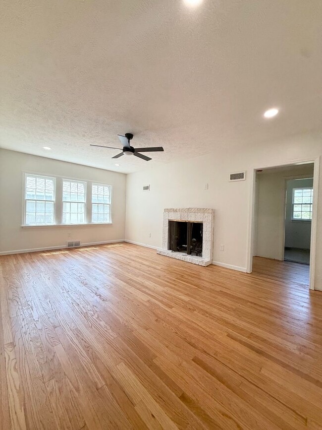 Building Photo - 2034 N 49th St