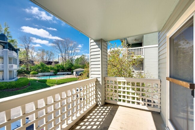 Building Photo - 265 Hillsboro Pl