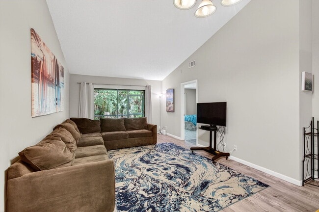 Building Photo - 460 Hardwood Pl