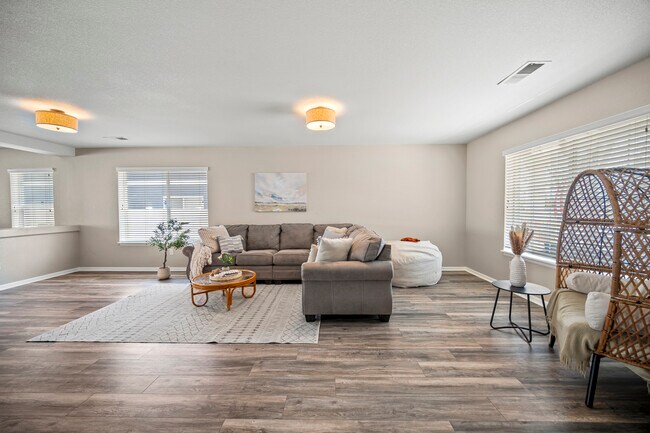 Building Photo - 7860 Lantern Ln