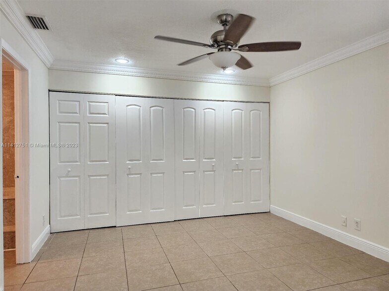 Building Photo - 6 Crossings Cir