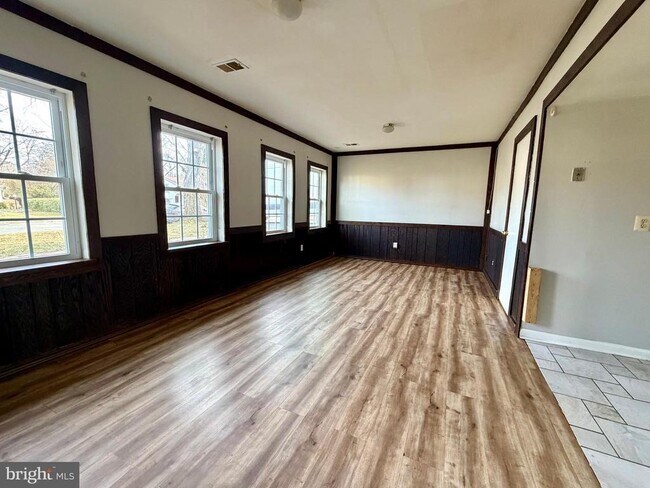 Building Photo - 309 Missouri Ave