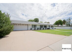 Building Photo - Lovely 3/2 Phoenix House - Backyard Oasis ...