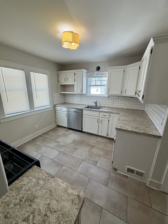 Building Photo - 41 Mildorf St