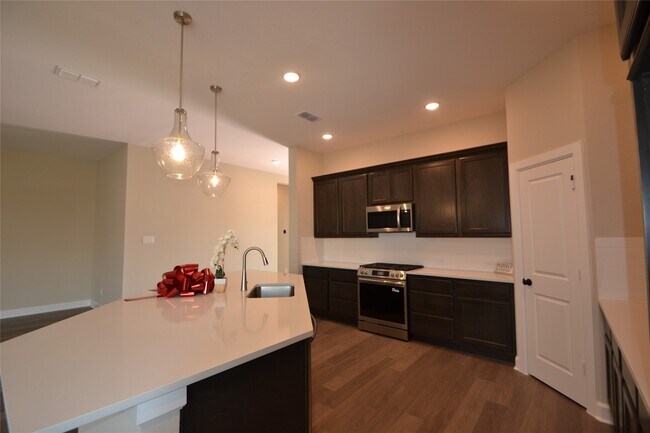 Building Photo - 3207 Kindred Wy