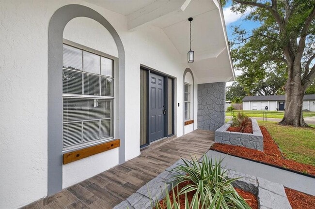 Building Photo - 8609 Fish Lake Rd