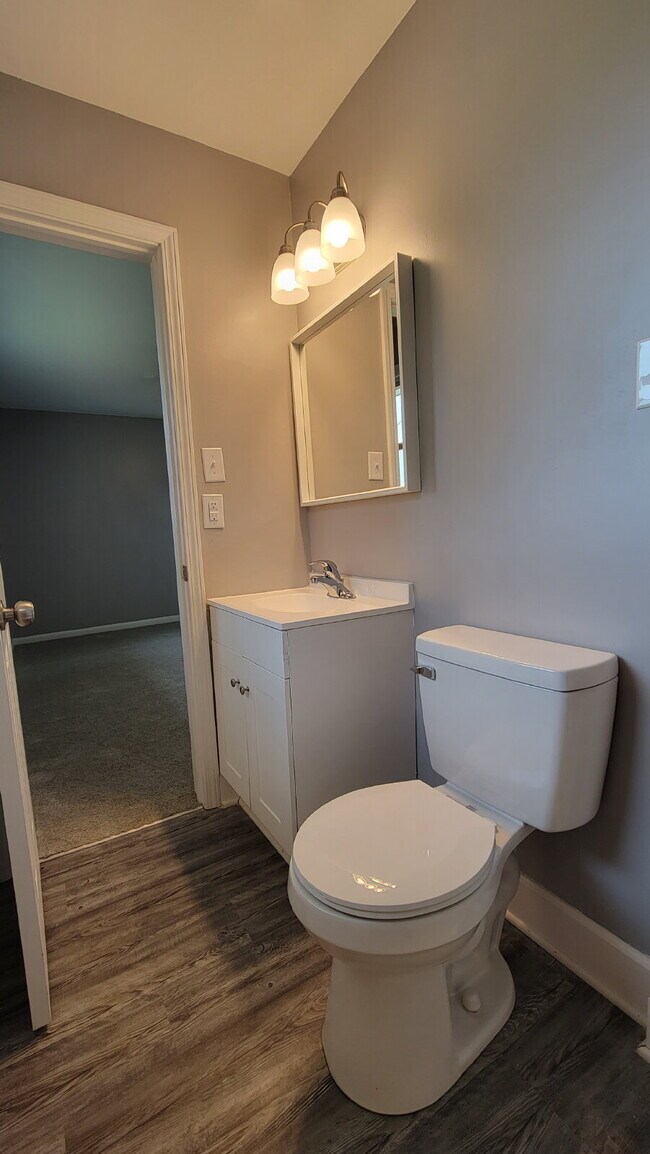 Building Photo - Spacious 3 Bedroom Home in District 6 – Re...