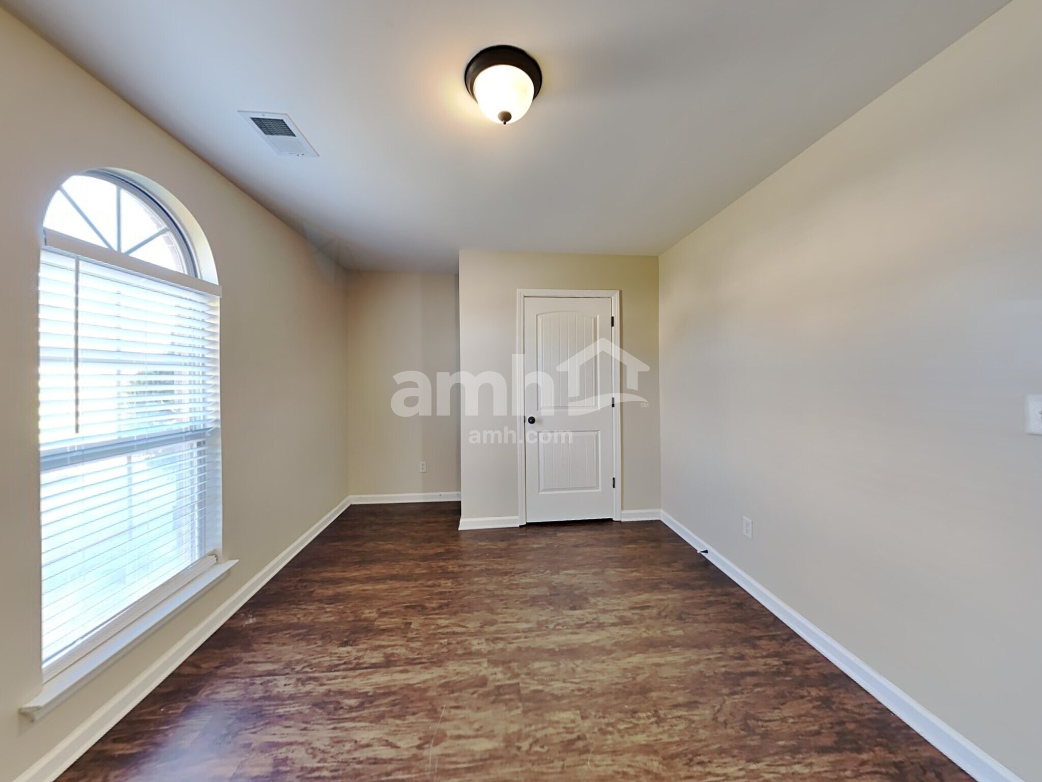 Building Photo - 5883 Savannah Pky