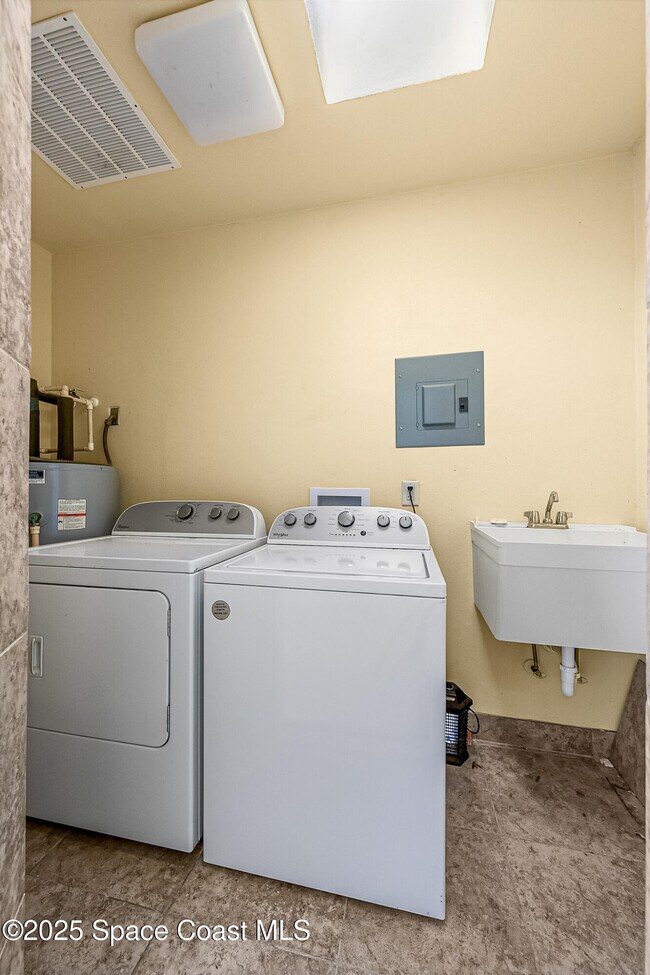 Building Photo - 2917 Rollins St