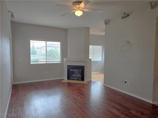 Building Photo - 1050 E Cactus Ave