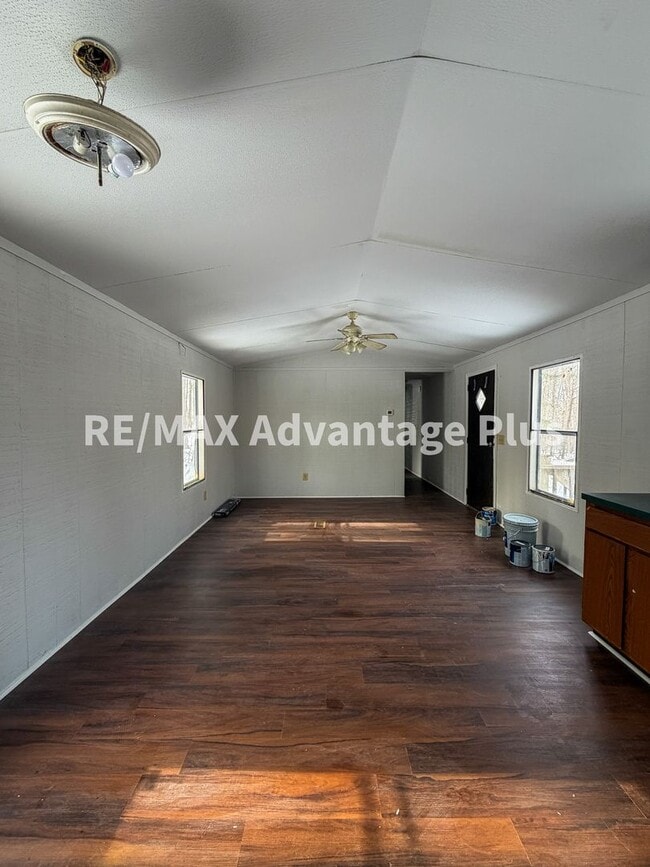 Building Photo - Updated 3-Bedroom Home in a Private Setting!