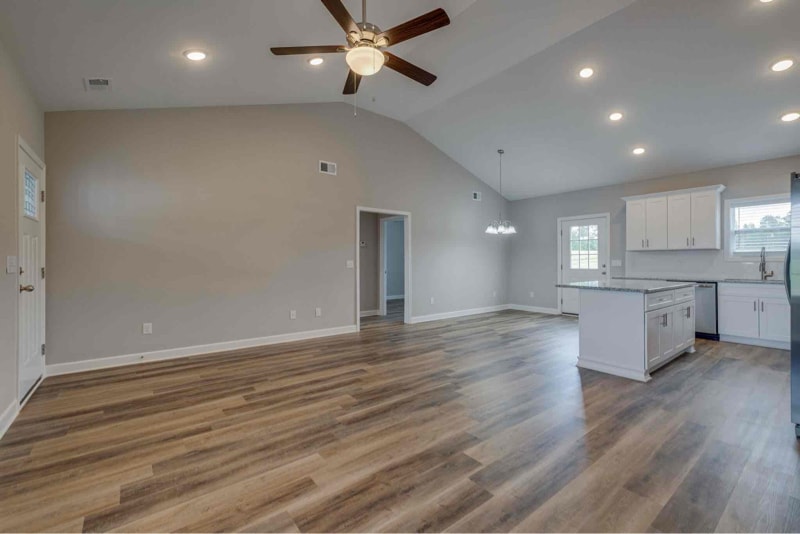 Building Photo - 648 S Tunnel Rd